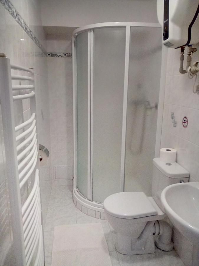 Hostinec U Janatu S Ubytovanim Cestin Bagian luar foto
