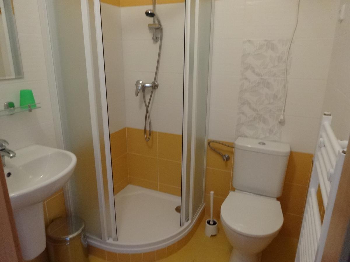 Hostinec U Janatu S Ubytovanim Cestin Ruang foto