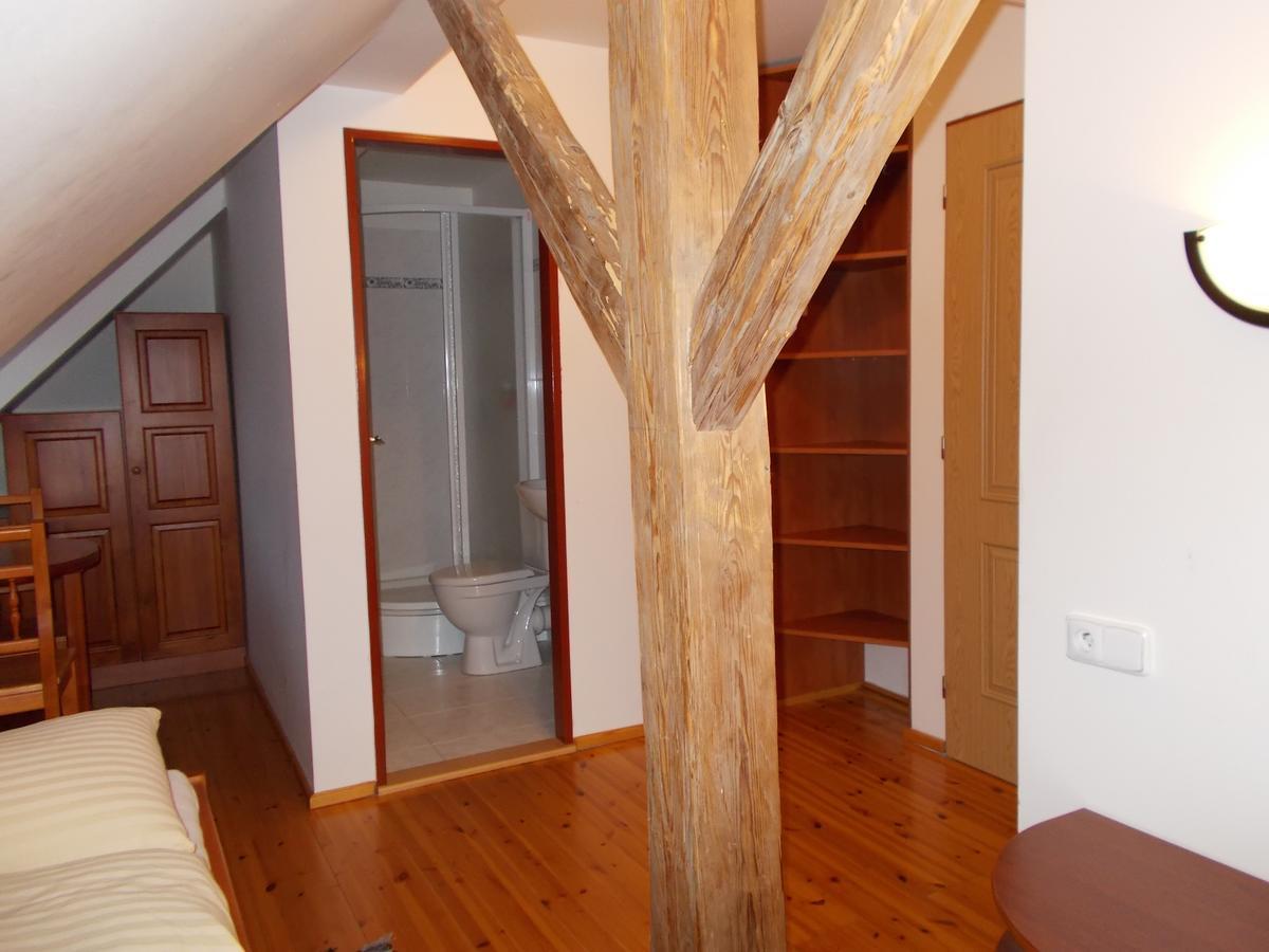 Hostinec U Janatu S Ubytovanim Cestin Bagian luar foto